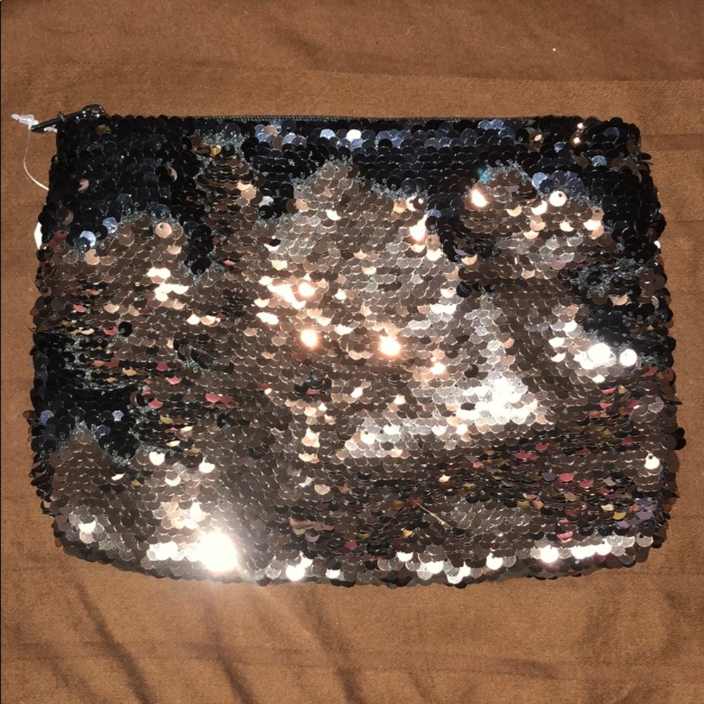 NWT sequined Makeup cosmetic bag